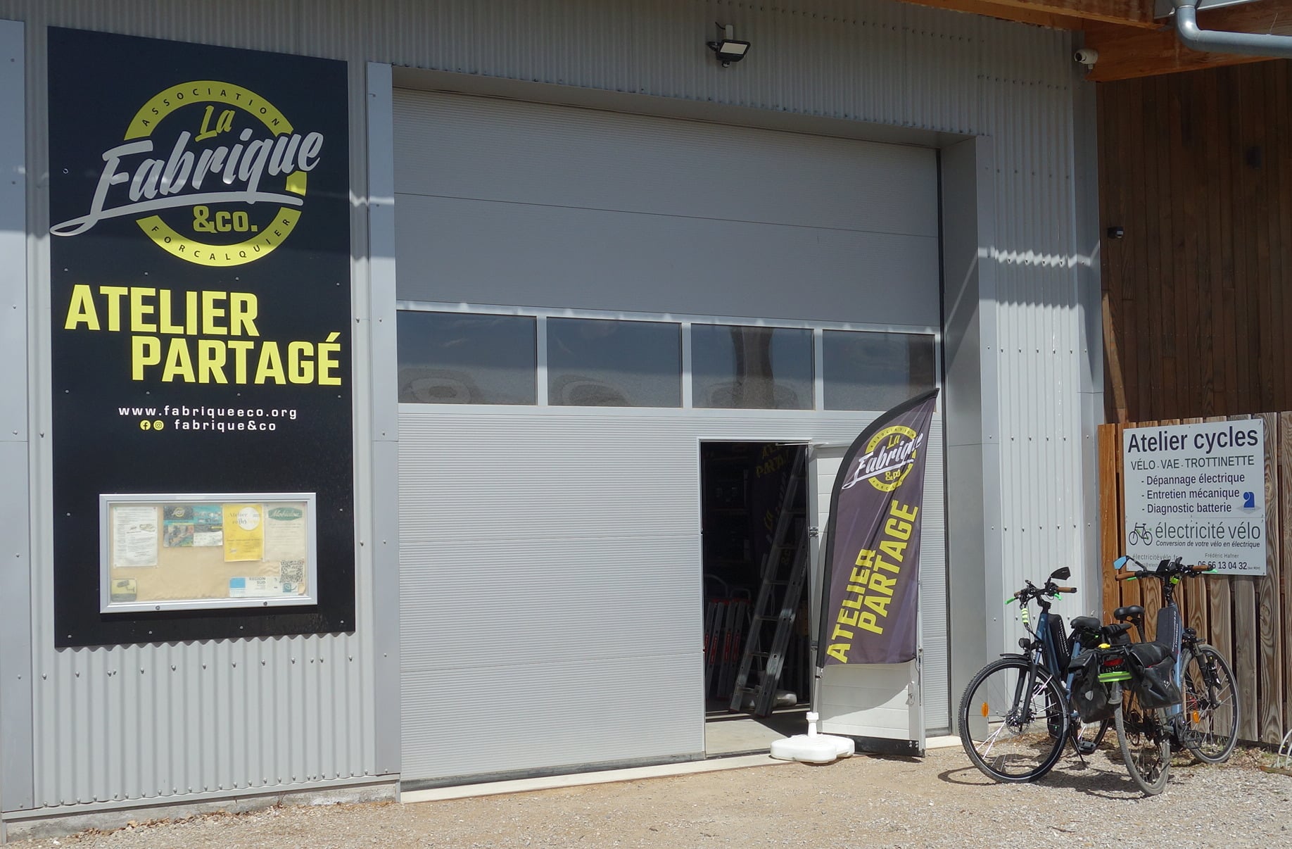 L’atelier de Électricité Vélo se situe dans le bâtiment de Fabrique&co